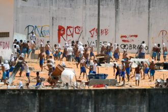 Classificar PCC e CV como terroristas não ajuda o Brasil, diz promotor