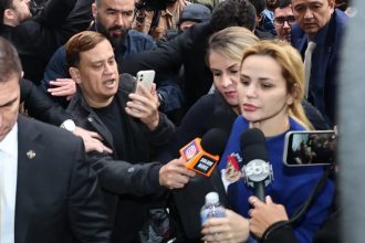 Influenciadora Deolane Bezerra é presa em ação da Polícia Civil de SP