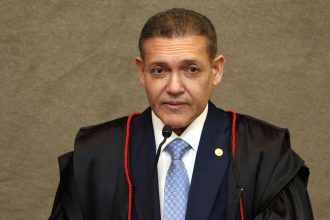 Nunes pede parecer da PGR sobre revisão da condenação de Bolsonaro