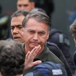 Delegado pede ao STF para ouvir Bolsonaro sobre arma apreendida