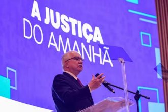 Fachin diz que espera regras do STF para supersalários ainda em junho