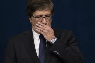 Gonet diz que não vê falta grave no caso da arma de Bolsonaro 