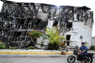 Ministro da Defesa irá a Caracas para reforçar apoio aos venezuelanos