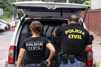 Polícia abre inquérito sobre arma apreendida atribuída a Bolsonaro