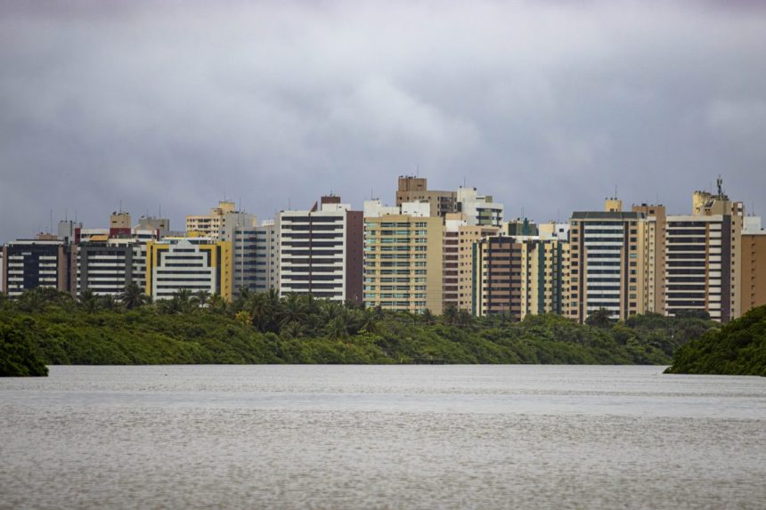 Previsão do tempo aponta semana de céu parcialmente nublado e chuvas fracas