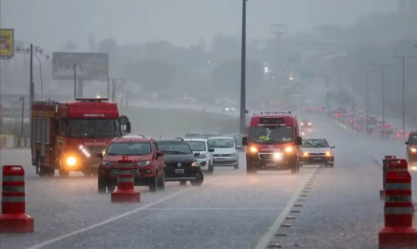 Inmet emite alerta de grande perigo para acumulados de chuva no RS