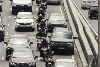 Justiça manda prefeitura de São Paulo liberar Uber Moto