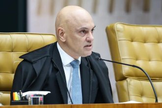 Moraes dá 10 dias para PF ouvir Flávio em caso de calúnia contra Lula 