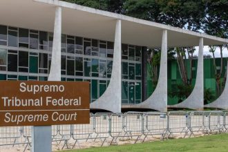 Moraes marca para 28 de julho depoimento de Flávio Bolsonaro à PF