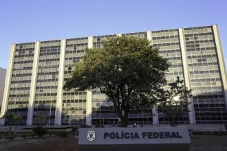 Polícia Federal faz operação para conter lavagem de dinheiro do PCC