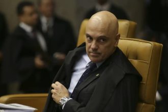 STF dá 48h para tribunais explicarem pagamentos acima do limite a juiz