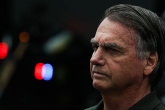 Bolsonaro pede ao STF para se consultar com a nora, que é dentista