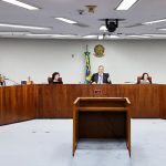 Dino e Moraes defendem rediscutir dispensa de diploma para jornalista