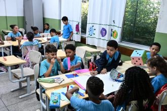 Ensino integral acelera aprendizado de vulneráveis