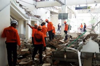 Forte terremoto atinge costa da Indonésia e deixa pelo menos 47 mortos