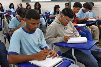 Pé-de-Meia: nascidos em setembro e outubro recebem parcela de R$ 200
