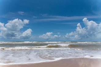 Previsão do tempo indica possibilidade de céu claro com algumas nuvens neste fim de semana