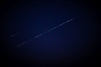 Proliferação de satélites põe em risco observações astronômicas