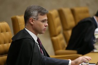 Mendonça levanta sigilo de quase 40 processos no STF