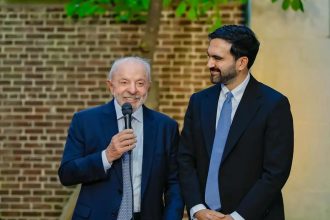 Nos EUA, Lula se reúne com prefeito de Nova York e presidente uruguaio