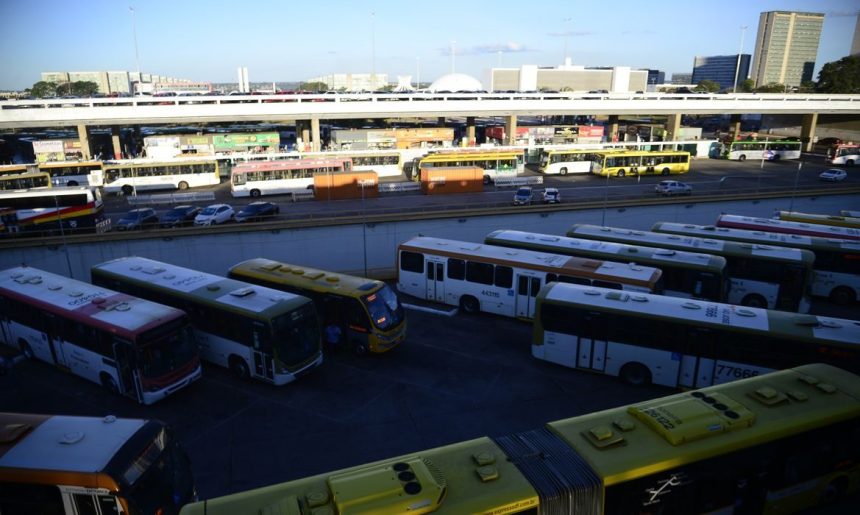 Nunes Marques cobra TREs por transporte público gratuito nas eleições