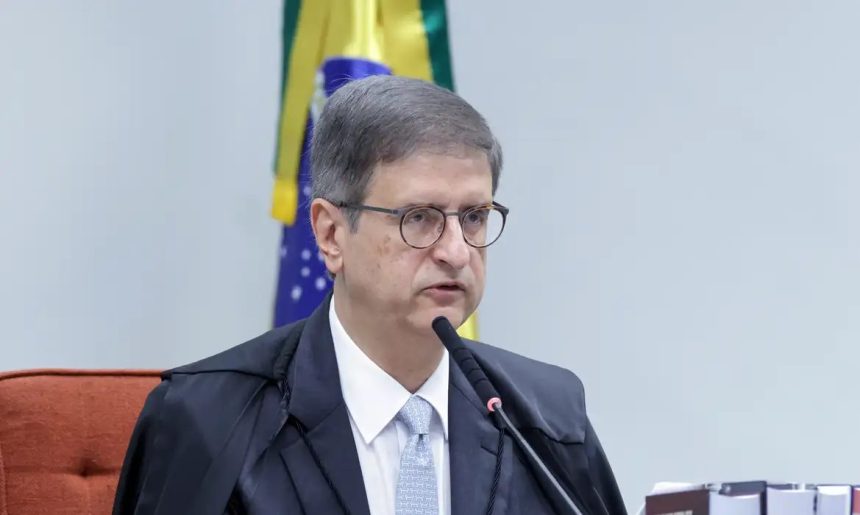 PGR pede anulação de investigação sobre conversas de Moraes e Vorcaro