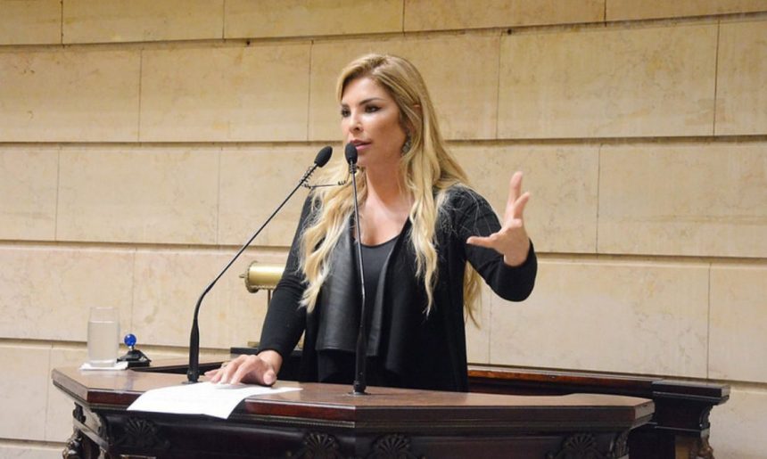 Polícia prende ex-vereadora Veronica Costa, condenada por tortura
