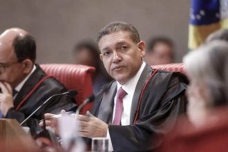 Presidente do TSE reclama de interferência em decisões da Corte