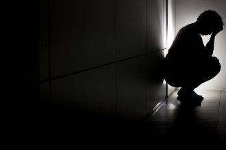 Prevenção ao suicídio: profissionais de saúde destacam riscos com bets