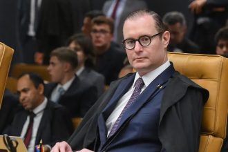 Zanin reitera pedido de acesso a dados de celular de Vorcaro