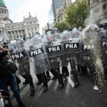 Ajuste de Milei reduz número de novos aposentados em 53% na Argentina