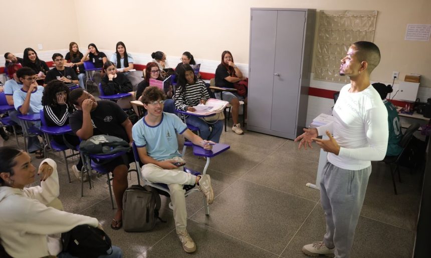 Enem 2026: inscrito automaticamente deve escolher idioma da prova