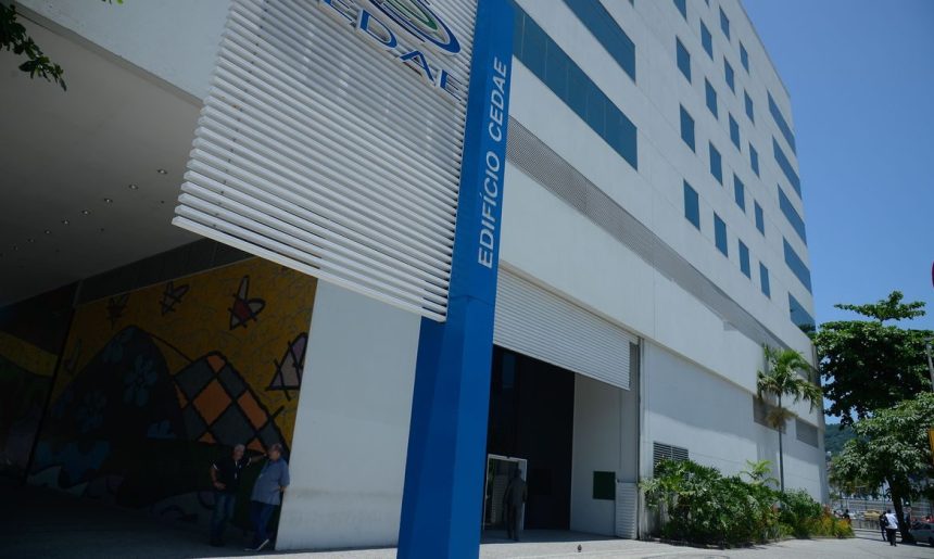 Governo do RJ identifica desvios de R$ 400 milhões na Cedae Saúde