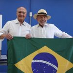 Mendonça dá 24h para remoção de posts sobre Lula e bandeira do Brasil 