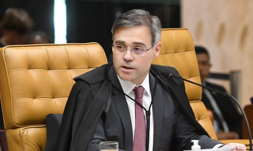 Mendonça determina remoção de vídeo de deputados contrários a Flávio 