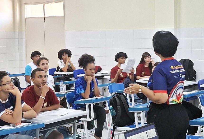 Professores da Rede Pública Estadual de Ensino inspiram e transformam a vida de alunos por meio da educação