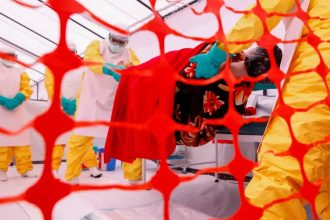 Quênia confirma primeiro caso de ebola; homem morreu após tratamento