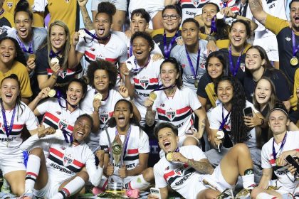 São Paulo segura Corinthians e é campeão brasileiro pela 1ª vez