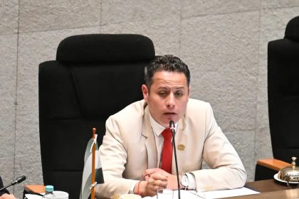 Vice-presidente da Bolívia acusa governo Paz de tramar prendê-lo